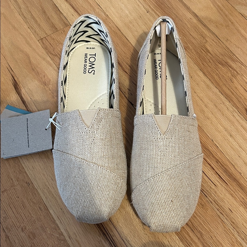 TOMS Women's Beige Canvas Loafers